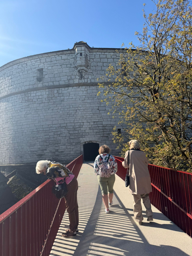 Passerelle amenant à la tour du Munot
