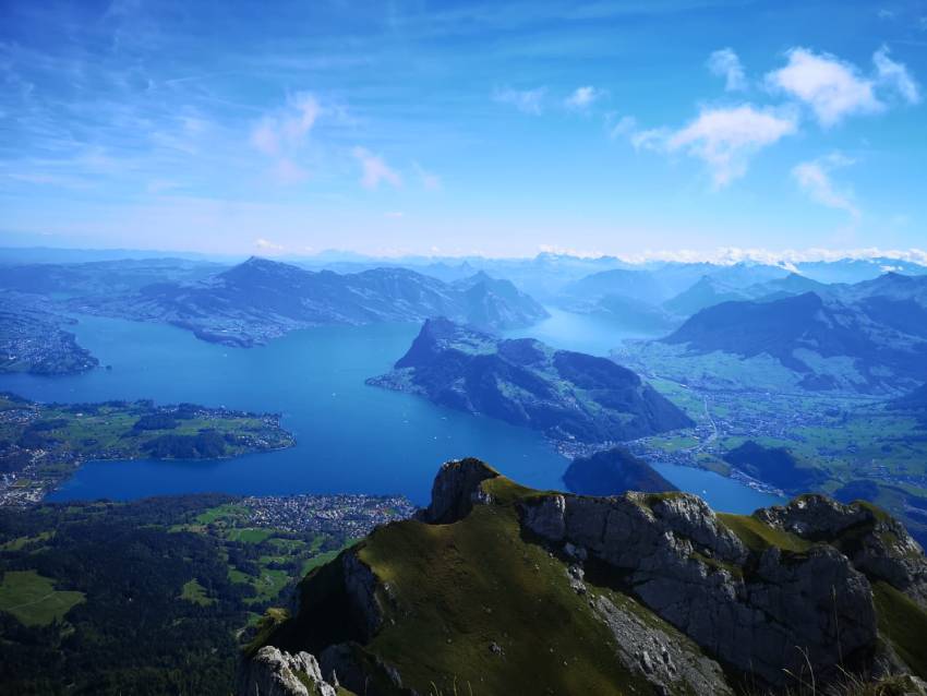 9) Vu sur le lac des Quatre Cantons depuis le Mont Pilate